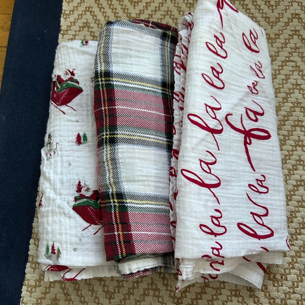 Pottery Barn Kids Christmas Organic Muslin Swaddle Set